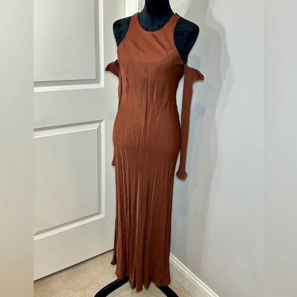 ZARA COMBINATION ARM WARMER
DRESS ✨EUC✨ 100% Viscose Main - Picture 4 of 16